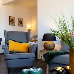 Casiola - Beautiful Spacious With Frontal Sea View شقة *