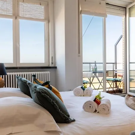 Casiola - Beautiful Spacious With Frontal Sea View דירה *