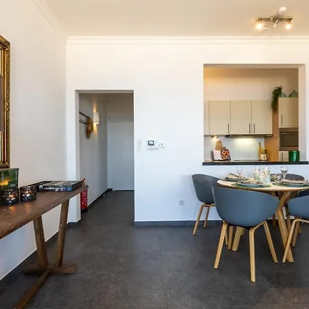 Huswell - Beautiful Spacious With Frontal Sea View Lägenhet