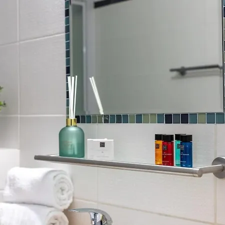 Lägenhet Huswell - Beautiful Spacious With Frontal Sea View *