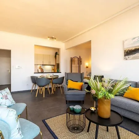 Huswell - Beautiful Spacious With Frontal Sea View *