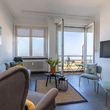 Huswell - Beautiful Spacious With Frontal Sea View *