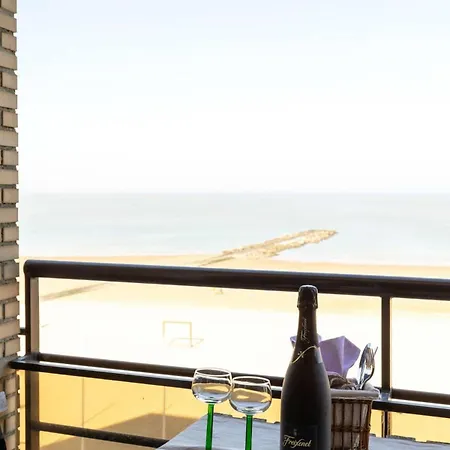 アパート Casiola - Beautiful Spacious With Frontal Sea View クノック・ヘイスト