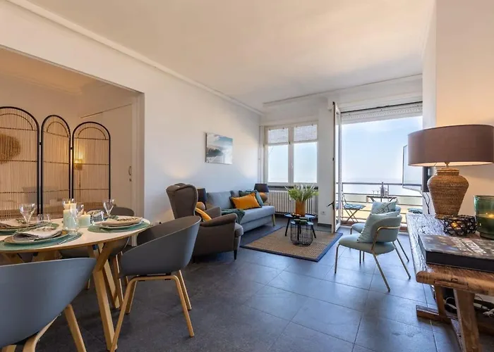 Huswell - Beautiful Spacious With Frontal Sea View *