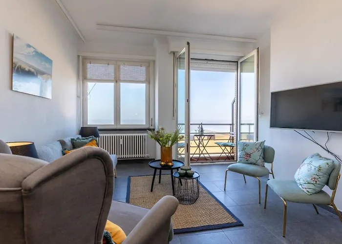 Huswell - Beautiful Spacious With Frontal Sea View *