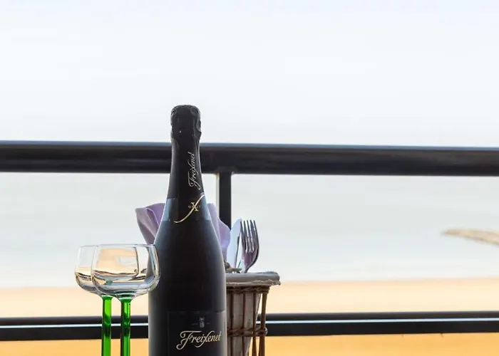 Huswell - Beautiful Spacious With Frontal Sea View Appartement Knokke-Heist