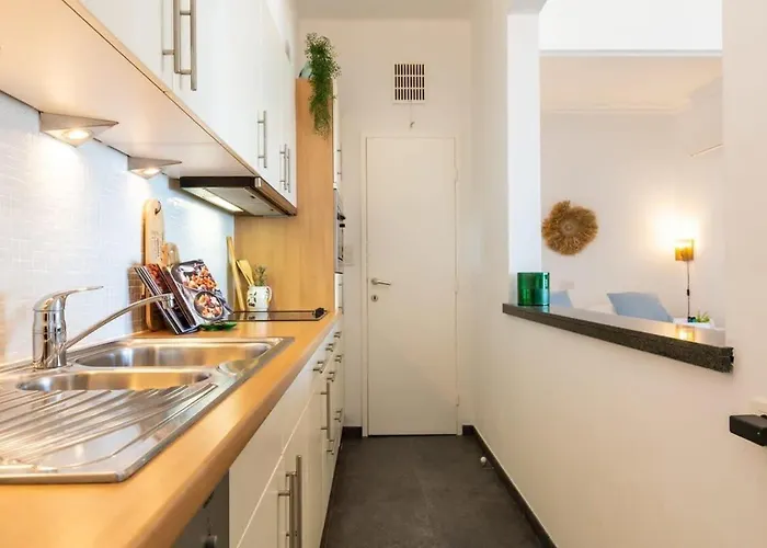 Huswell - Beautiful Spacious With Frontal Sea View Appartement